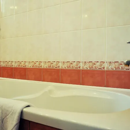 Apartment House Iztok *