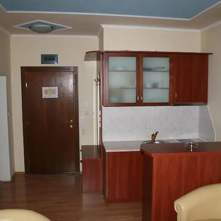 Apartment House Iztok *